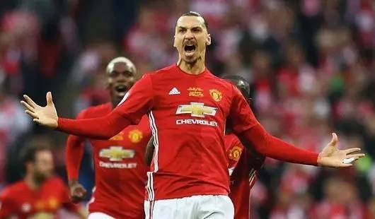 火了!王曼昱被球迷干扰,樊振东言论被重提:百害无一利.